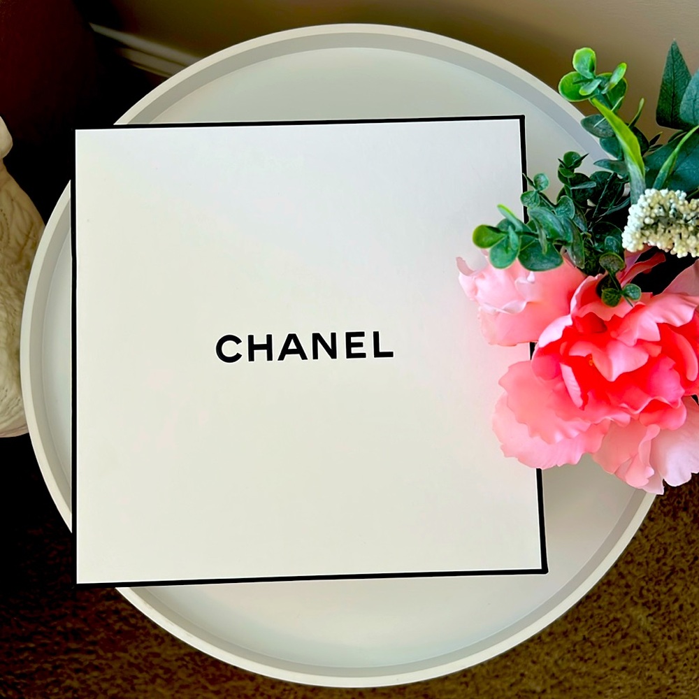 CHANEL 🖤Box